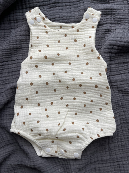 Боди из муслина жатка Горох бежевый 