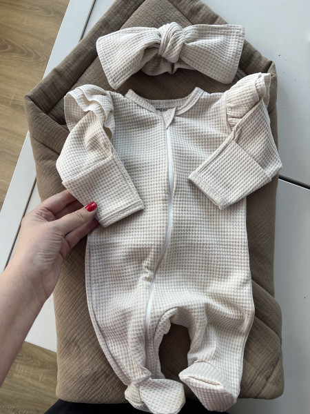 Комбинезон с крылышками с длинным рукавом и солохой Молочный 