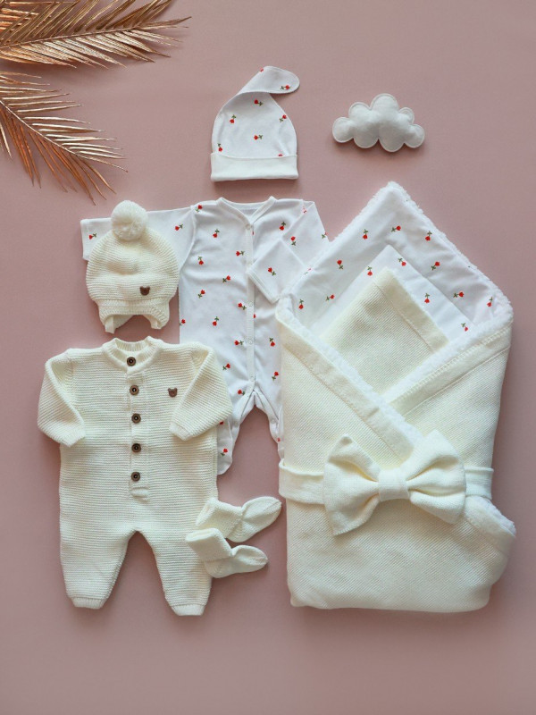 Комплект на выписку из 8-и предметов "ALPACA" МОЛОЧНЫЙ-КРАСНЫЙ-ЗЕЛЕНЫЙ 