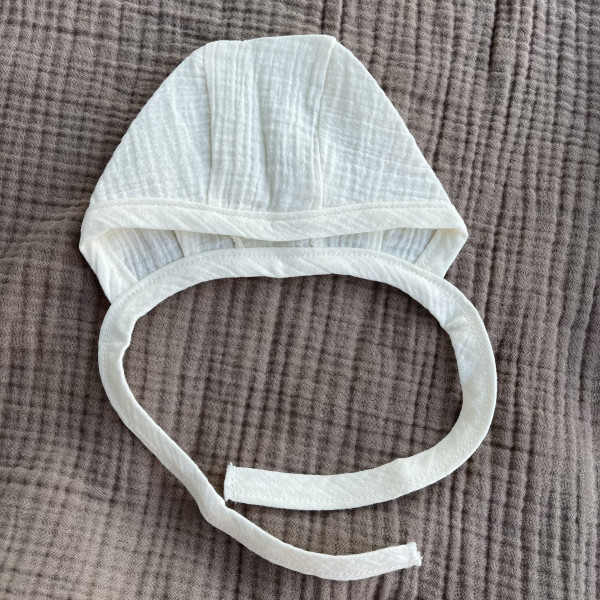 Чепчик из муслина Молоко 