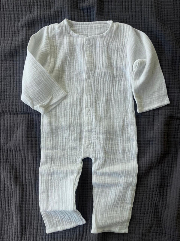  Комбинезон из муслина жатка Белый