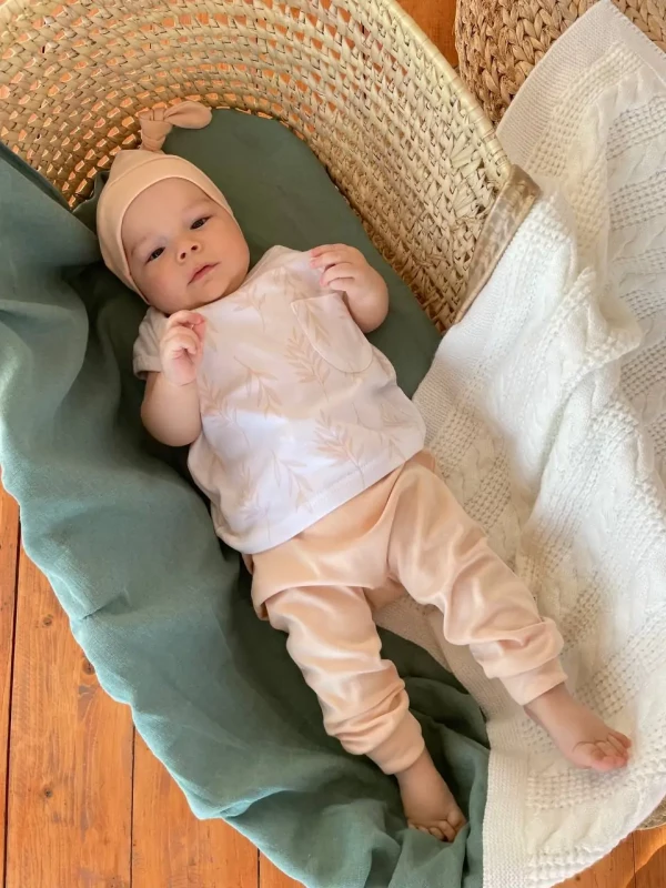 Комплект из 3 предметов (футболка, штанишки и шапочка) Бежевый 