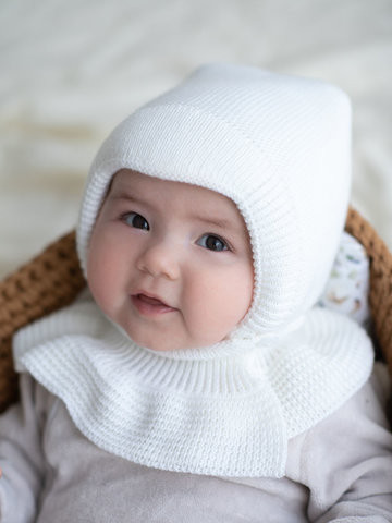 Шапочка с манишкой  Зима Белый 