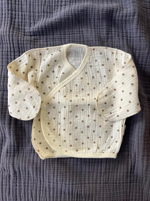 Распашонка из муслина жатка Горох бежевый