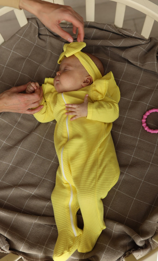 Комбинезон с крылышками с длинным рукавом и солохой Лимонный 