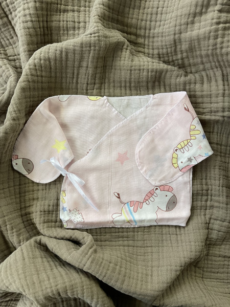 Распашонка из муслина Пони