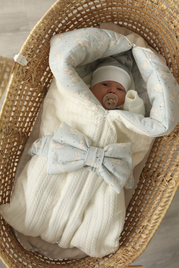 Комплект на выписку и прогулку Зайчики 