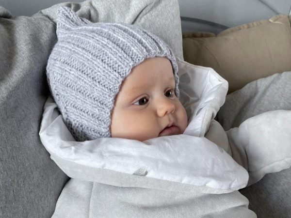 Шапочка треугольник Светло-Серая 0-6 мес